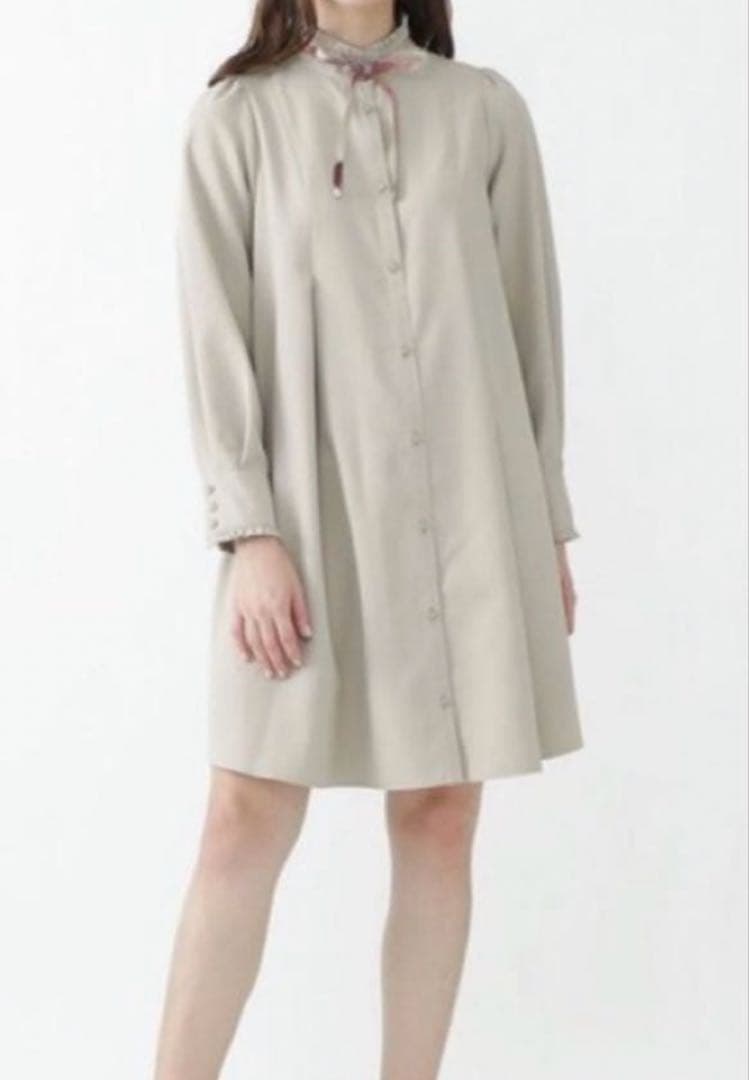▪️ ブルーレーベルクレストブリッジ　スタンドカラー ひざ丈 36 ベージュ