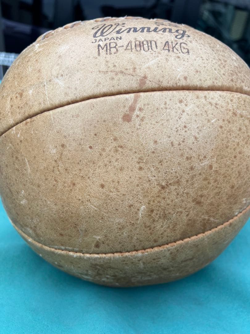 n*e様 Winning MB-4000 4KG メディシンボール