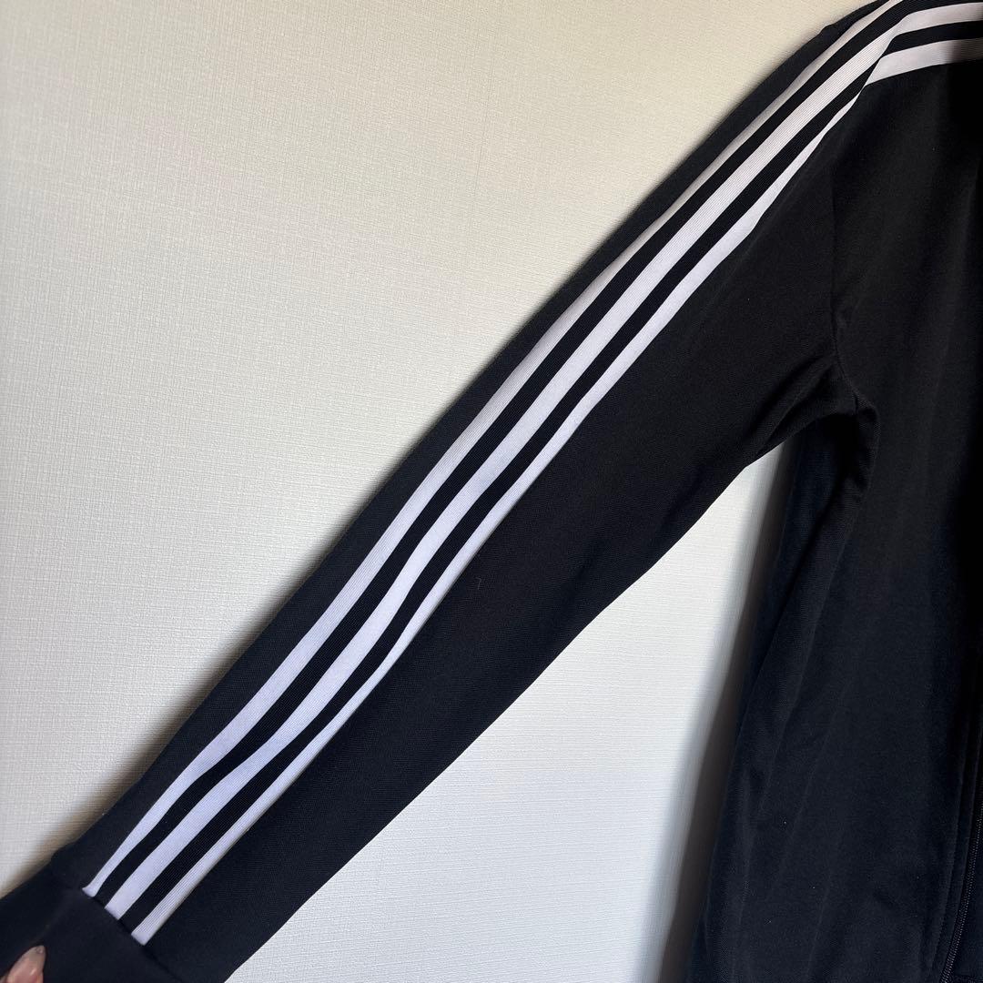adidas トラックジャケット Mサイズ！ クラシック