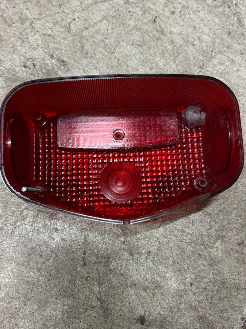 スズキ　GS400 純正　テールランプ　レンズ