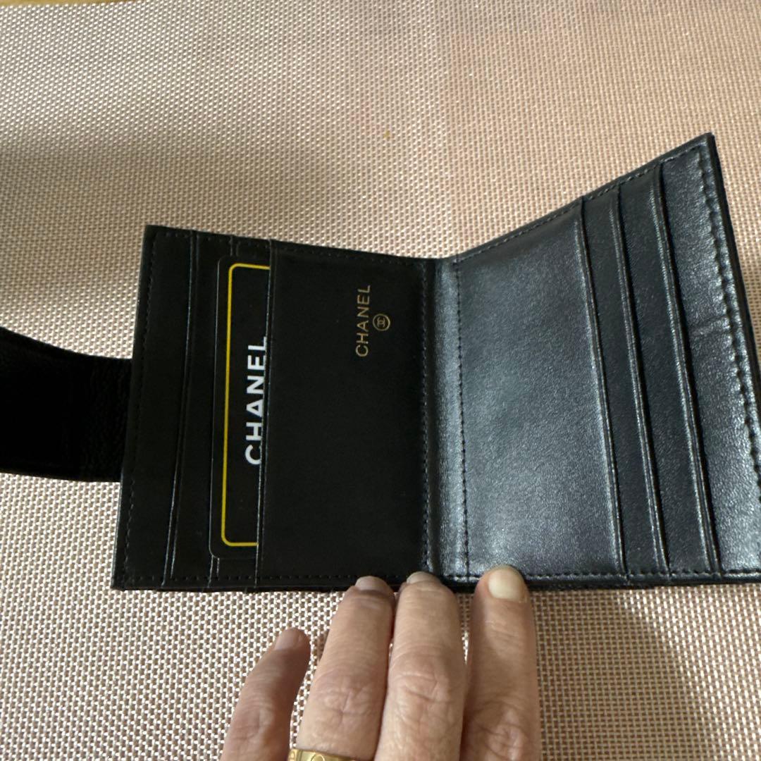 ノベルティシャネルレザーキルティング二つ折り財布