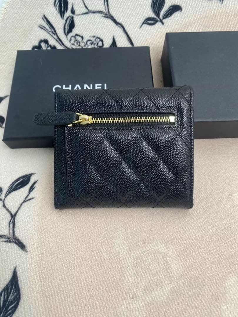 CHANEL 三つ折り財布 黒