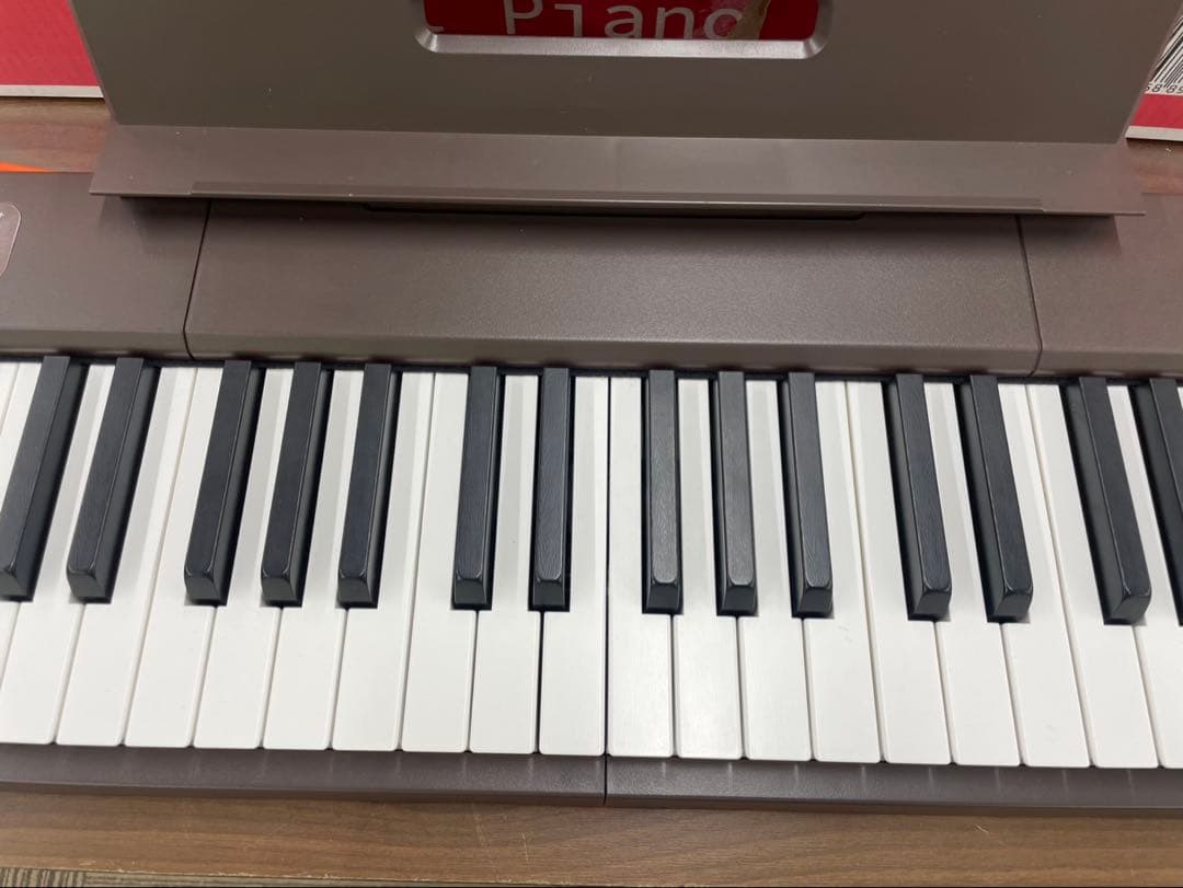 電子ピアノ　88鍵盤　充電タイプ　スリム軽量 マホガニー