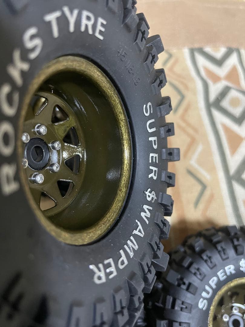 アキシャル　トラクサスREDSPIDER 1/10タイヤ 1.9インチホイール
