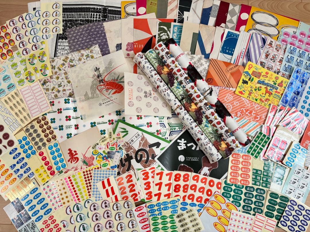 【えり 大赤字出品！100サイズ！紙モノ包装紙類 まとめ売り】