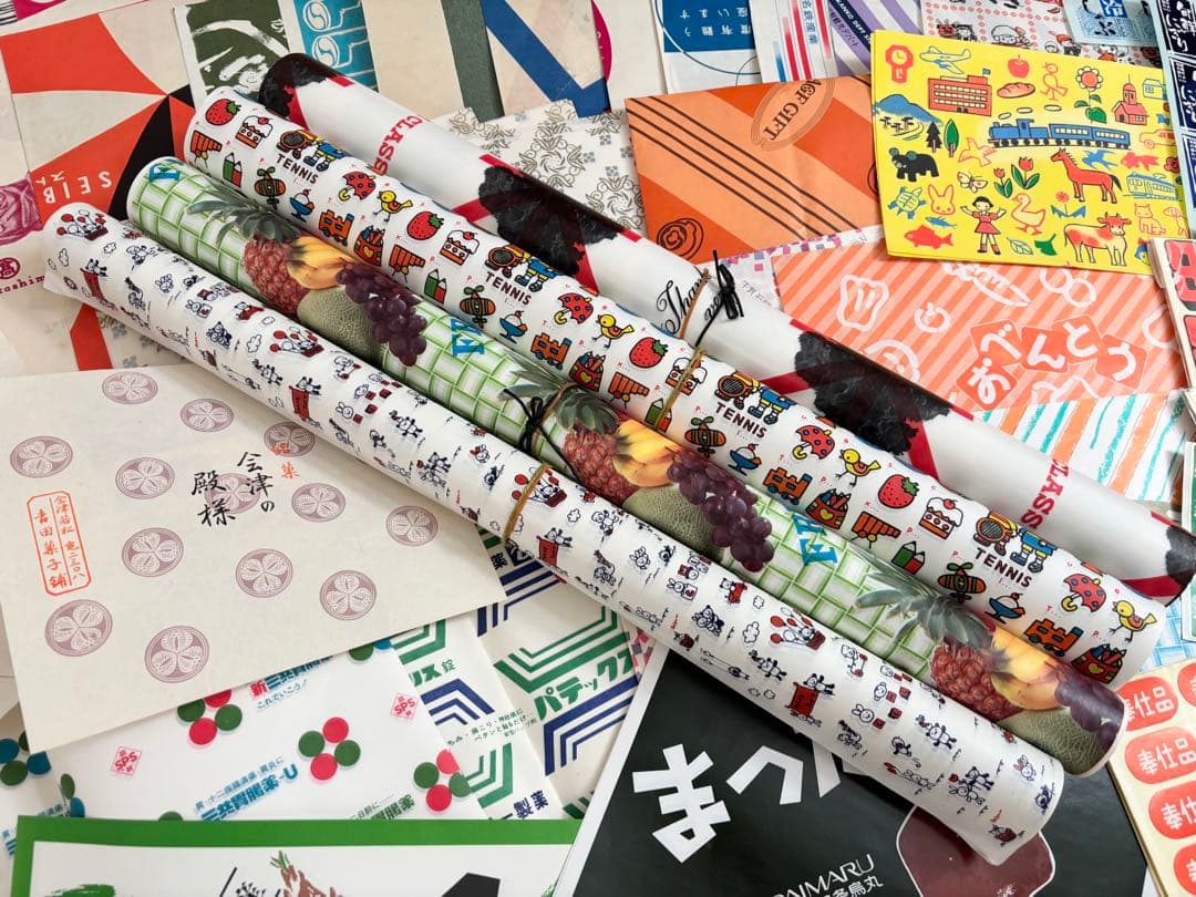 【えり 大赤字出品！100サイズ！紙モノ包装紙類 まとめ売り】
