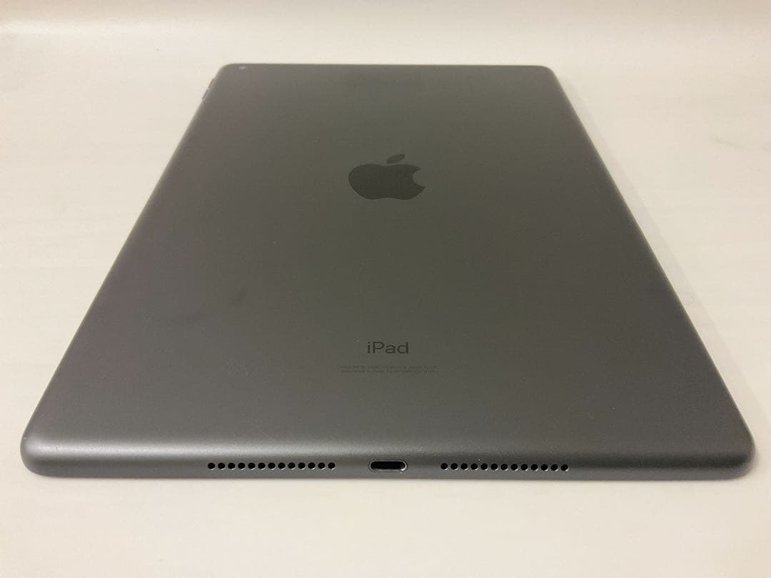 iPad 第8世代 32GB Wifiモデル　スペースグレイ