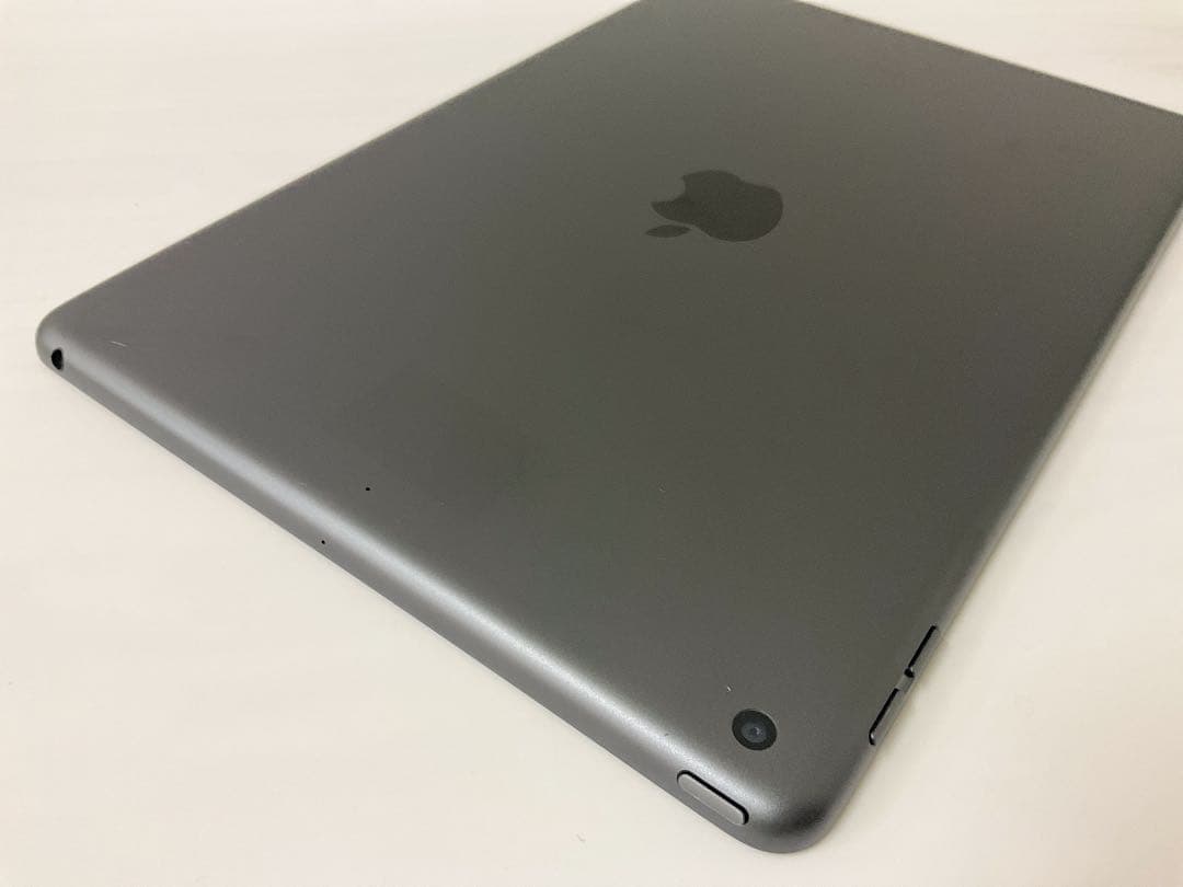 iPad 第8世代 32GB Wifiモデル　スペースグレイ