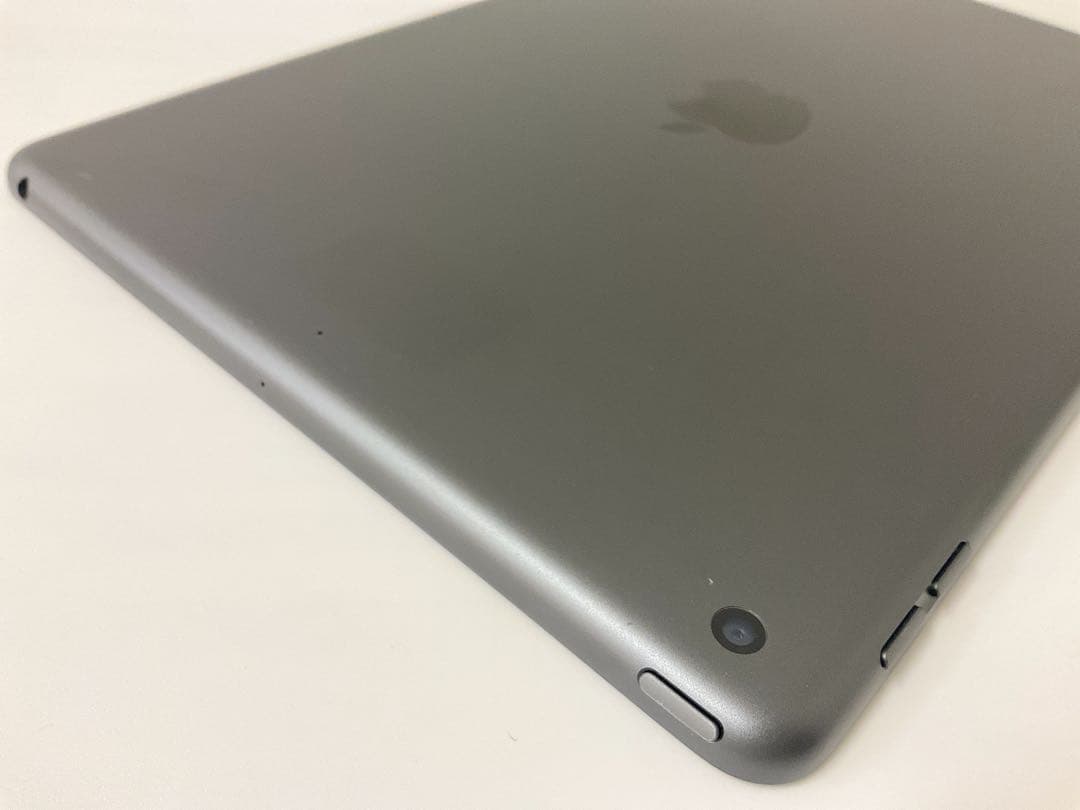 iPad 第8世代 32GB Wifiモデル　スペースグレイ