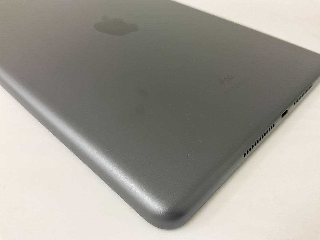 iPad 第8世代 32GB Wifiモデル　スペースグレイ
