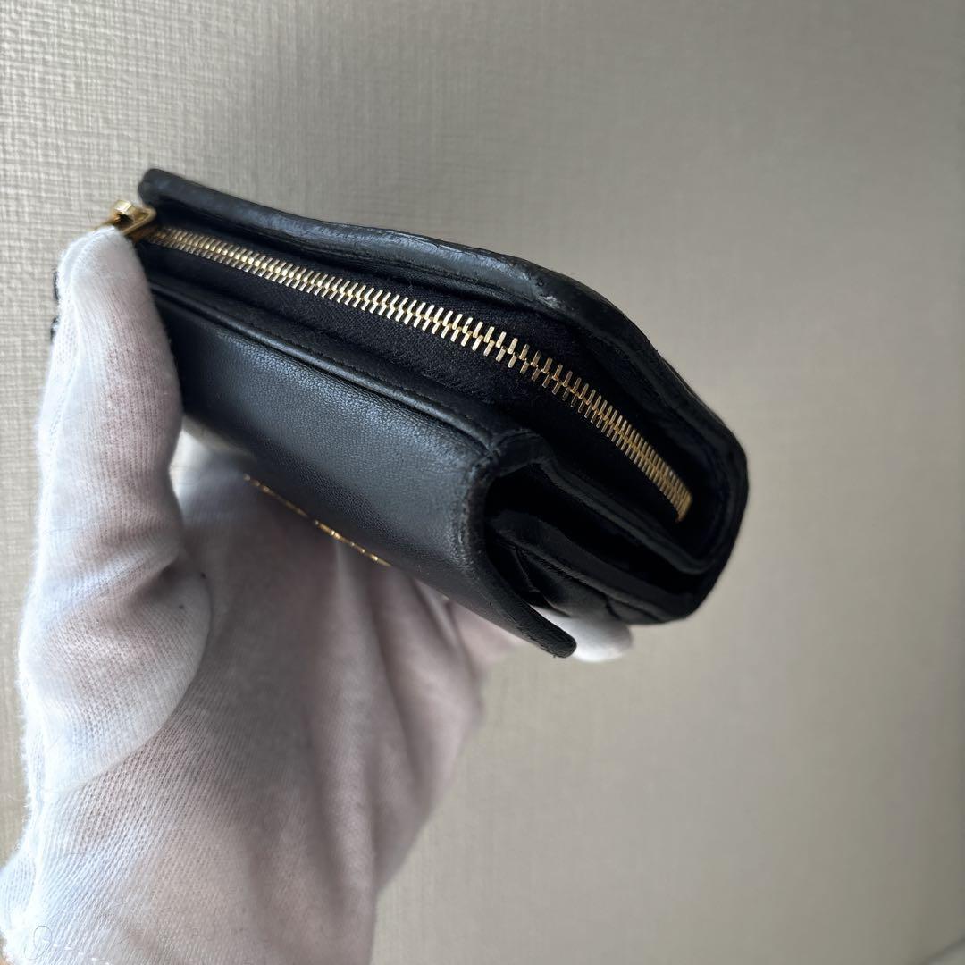 希少✨ミュウミュウ 二つ折り財布 マテラッセ ロゴ金具 レザー ブラック