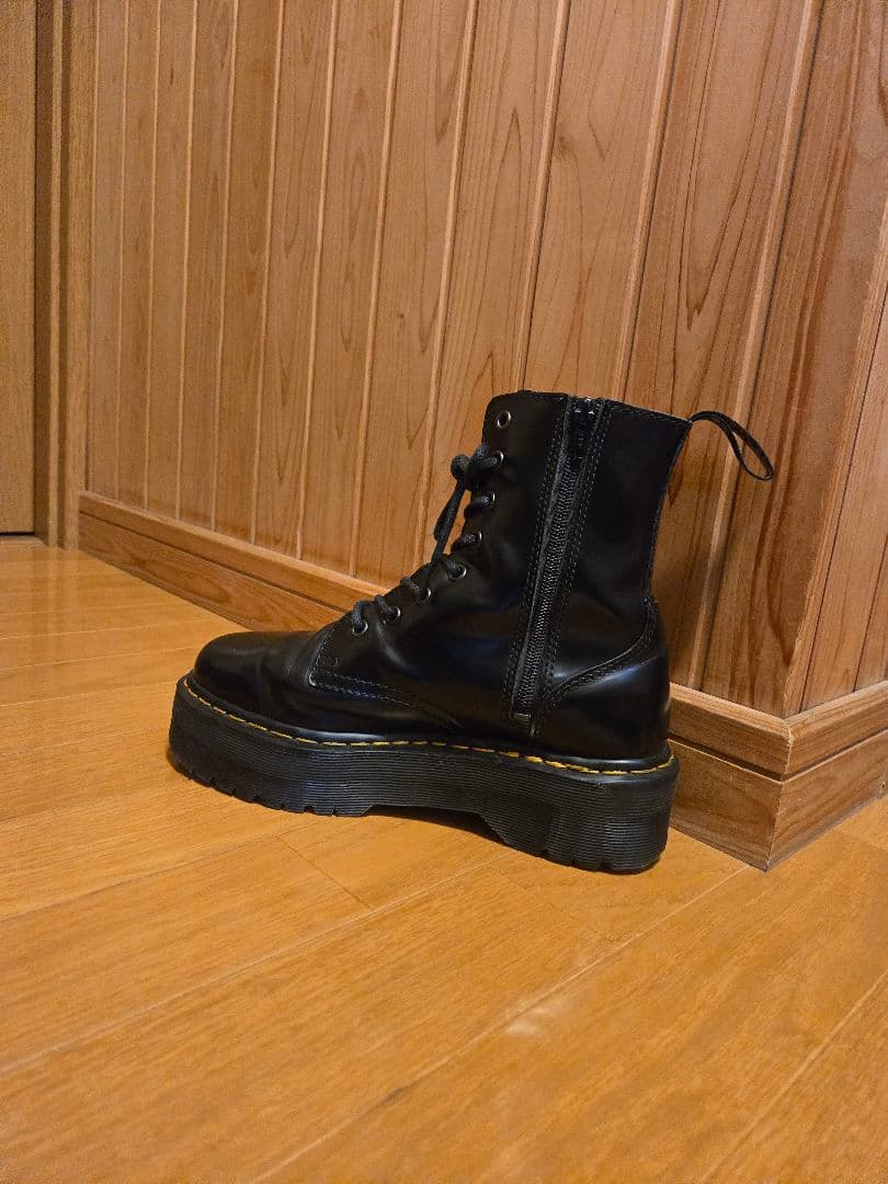Dr. Martens 8ホールブーツ 厚底 ブラック