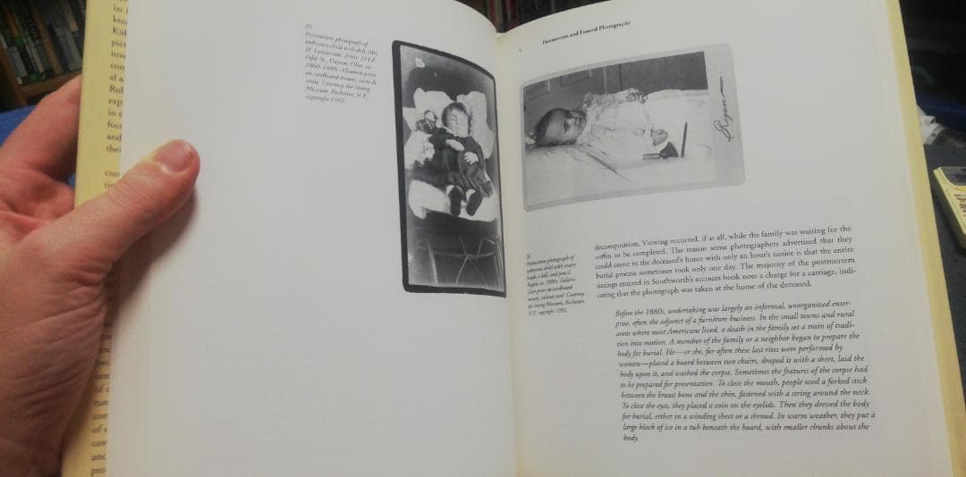 洋書 Secure the Shadow: Death and Photography