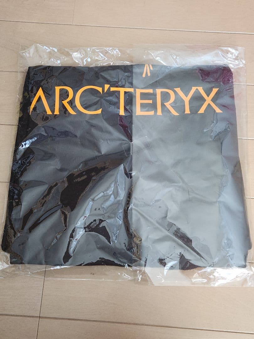 【新品未使用】ARC'TERYX ブラック Tシャツ