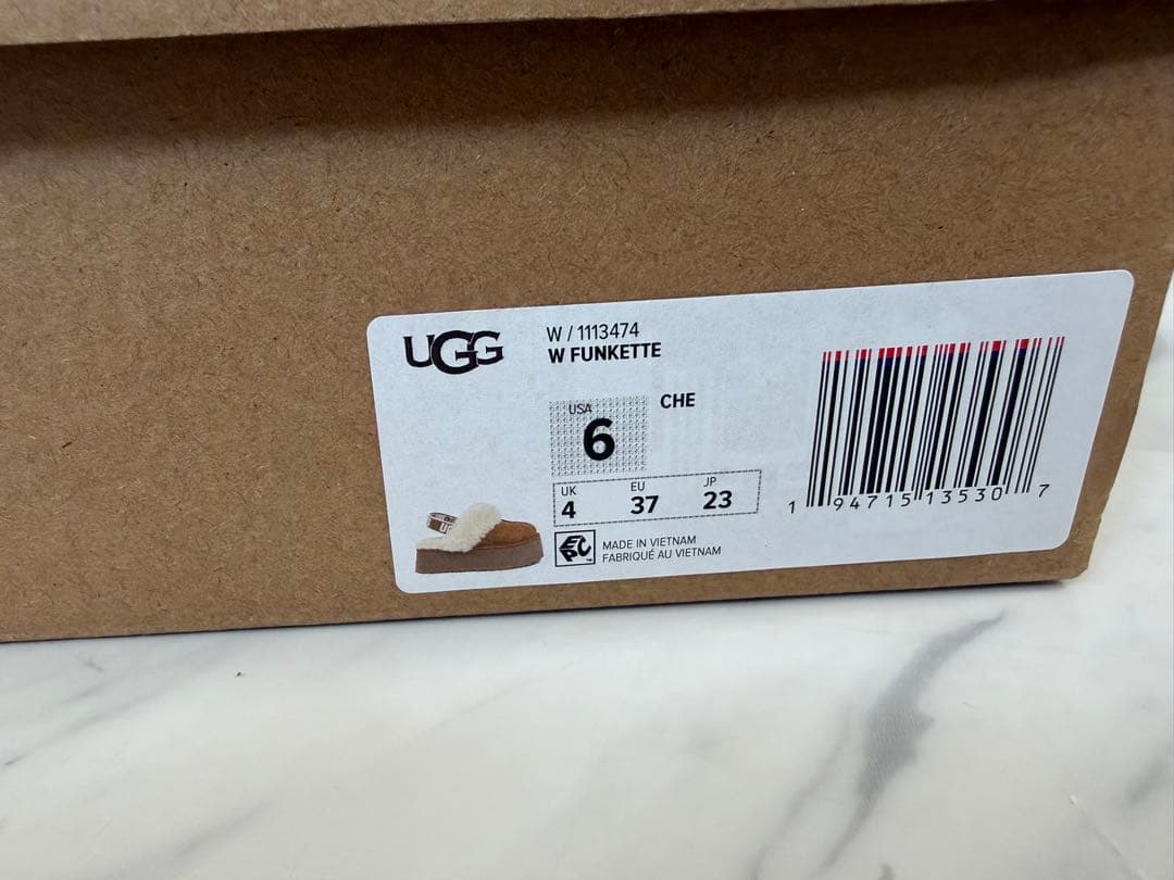 UGGムートンサンダルファンケット