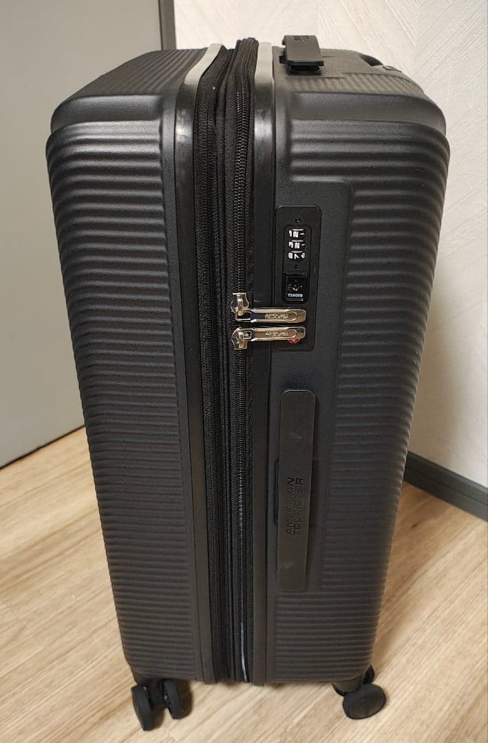 AMERICAN TOURISTER 中型キャリーケース ブラック【中古美品】