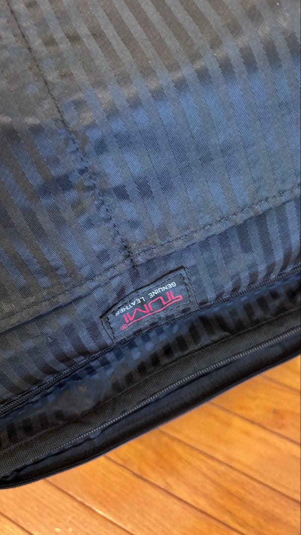 TUMI ブラック レザー ボストンバッグ