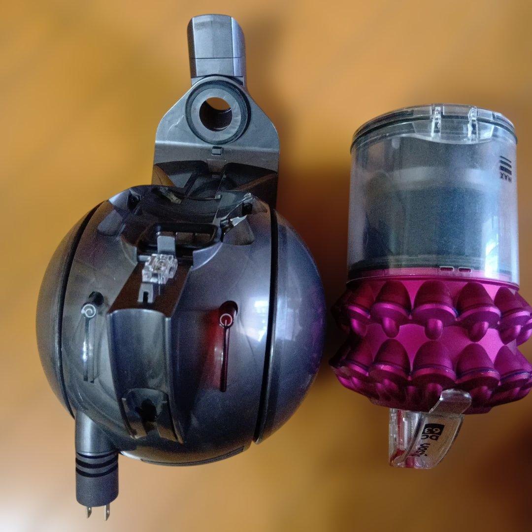 ダイソン 電気掃除機 DC63 【消毒/清掃/動作確認済】画像にあるもののみ