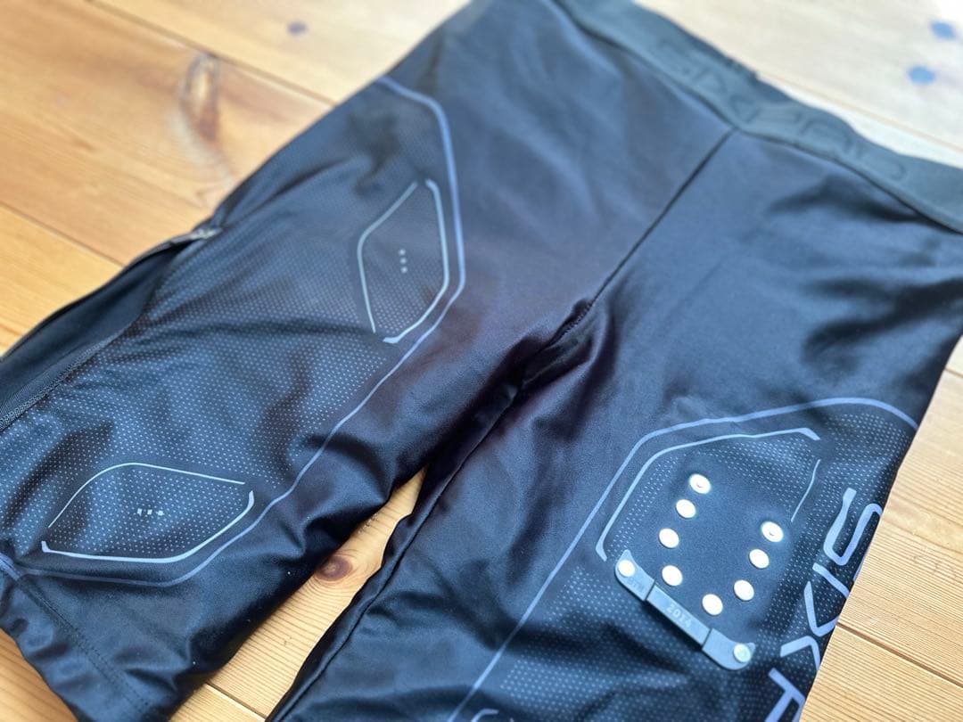 オ*ラ様 【美品】SIXPAD ヒップ&レッグ women’s M 箱付き