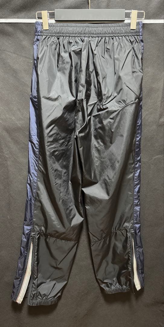 m*7様 試着のみ極美品　Acne Studiosナイロンパンツ　ブラック