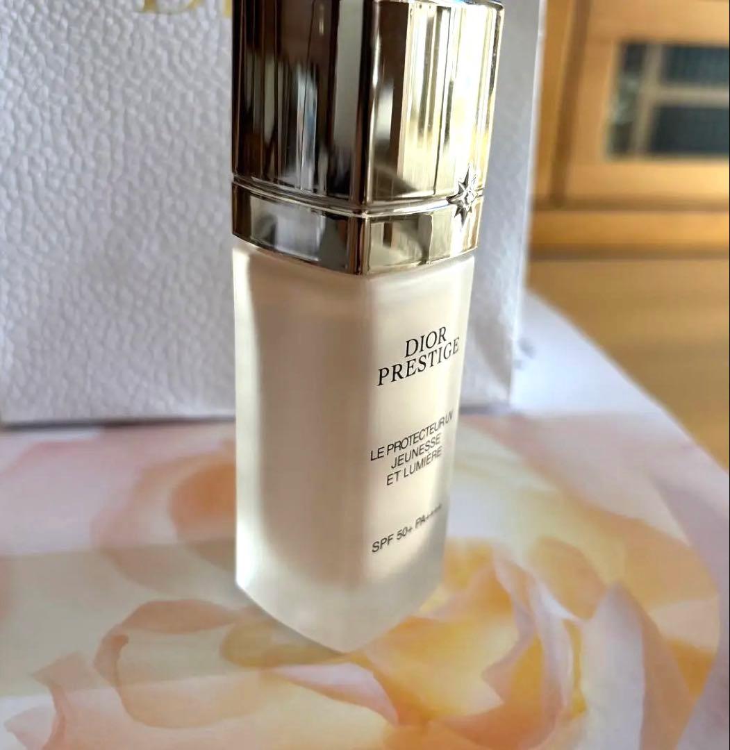 プレステージホワイト ルプロテクター UV ルミエールSPF50+/PA++++