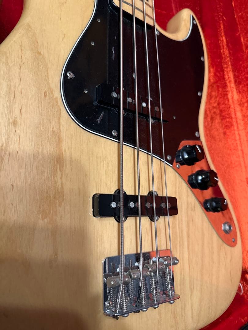 FENDER 75 J-BASS NAT/Mハードケース付き