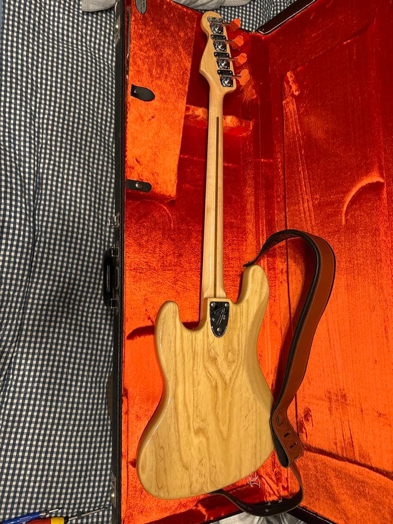 FENDER 75 J-BASS NAT/Mハードケース付き