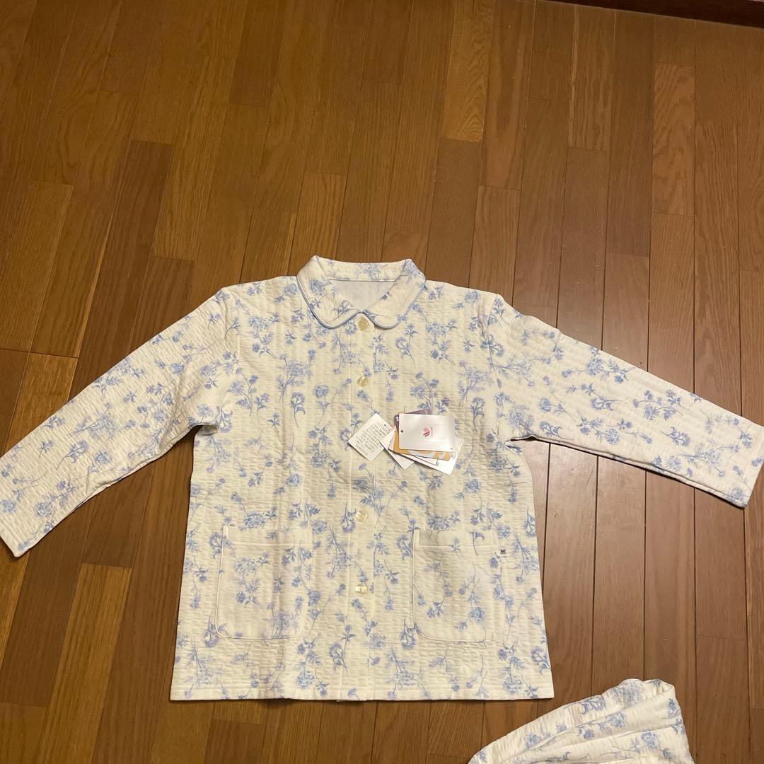 新品タグ付き　ワコール　リラックス&スリープ　あったか 素材　パジャマ　花柄