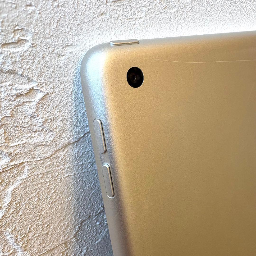 iPad 第8世代 Wi-Fi 32GB ケース付き