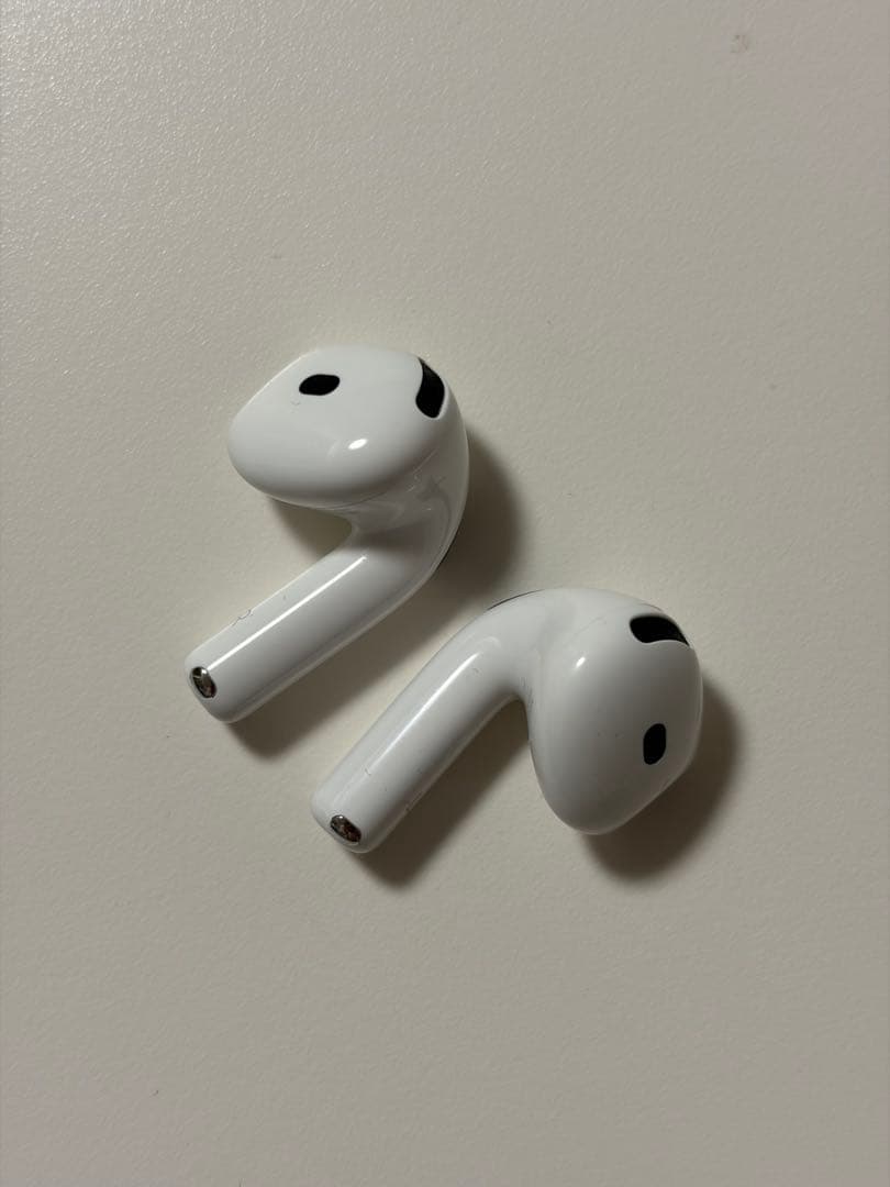 E*n様 【超美品】Apple AirPods 4 アクティブノイズキャンセリン
