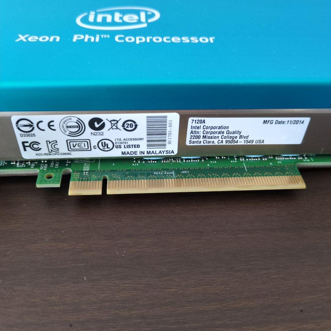 Intel Xeon Phi 7120A コプロセッサ