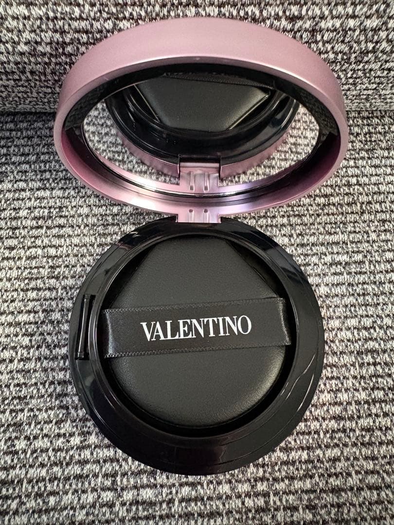 はっちー‼️VALENTINO クッショングロウ　ベルベットモーブ