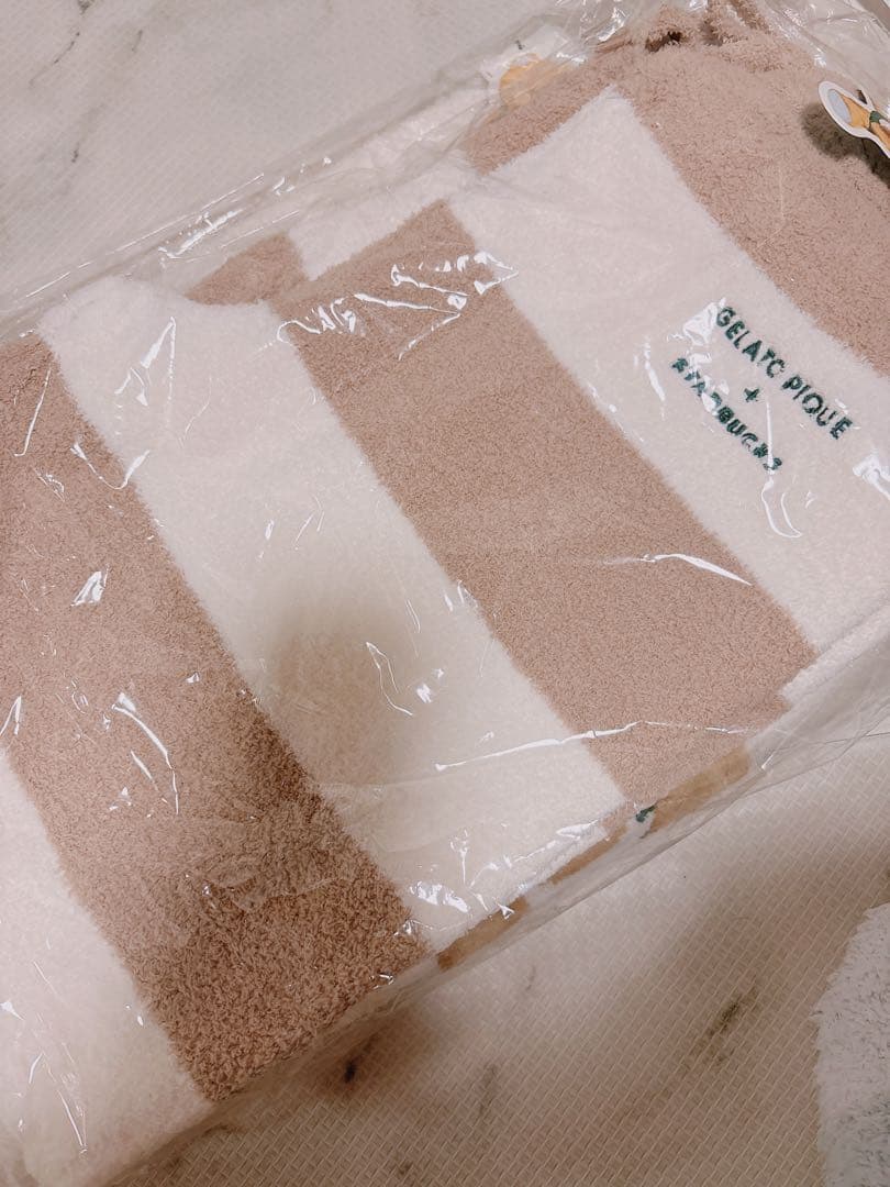 GELATO PIQUE + STARBUCKS ルームウェアセット即完売