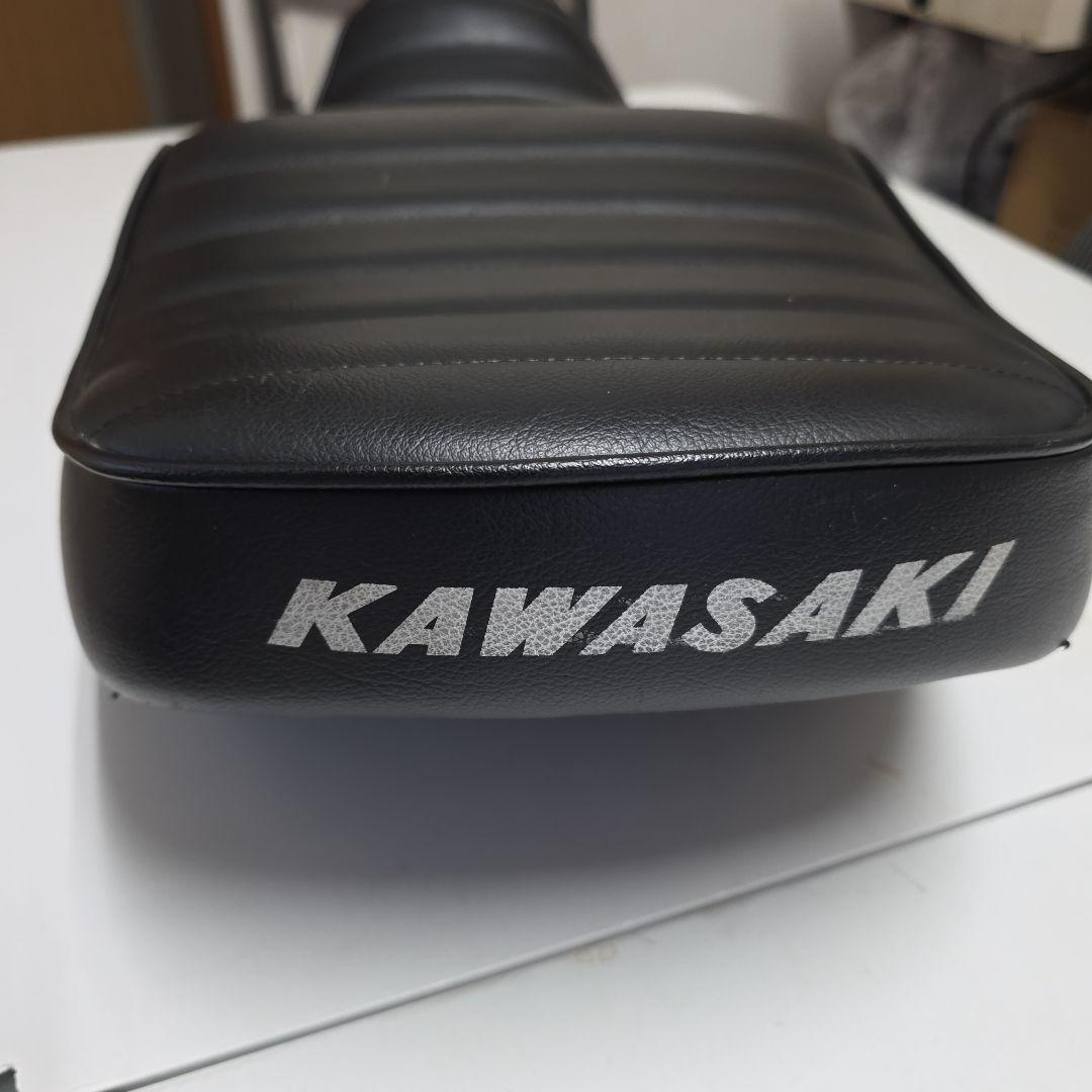 KAWASAKI ゼファ―400　バイクシート 黒 ストライプデザイン