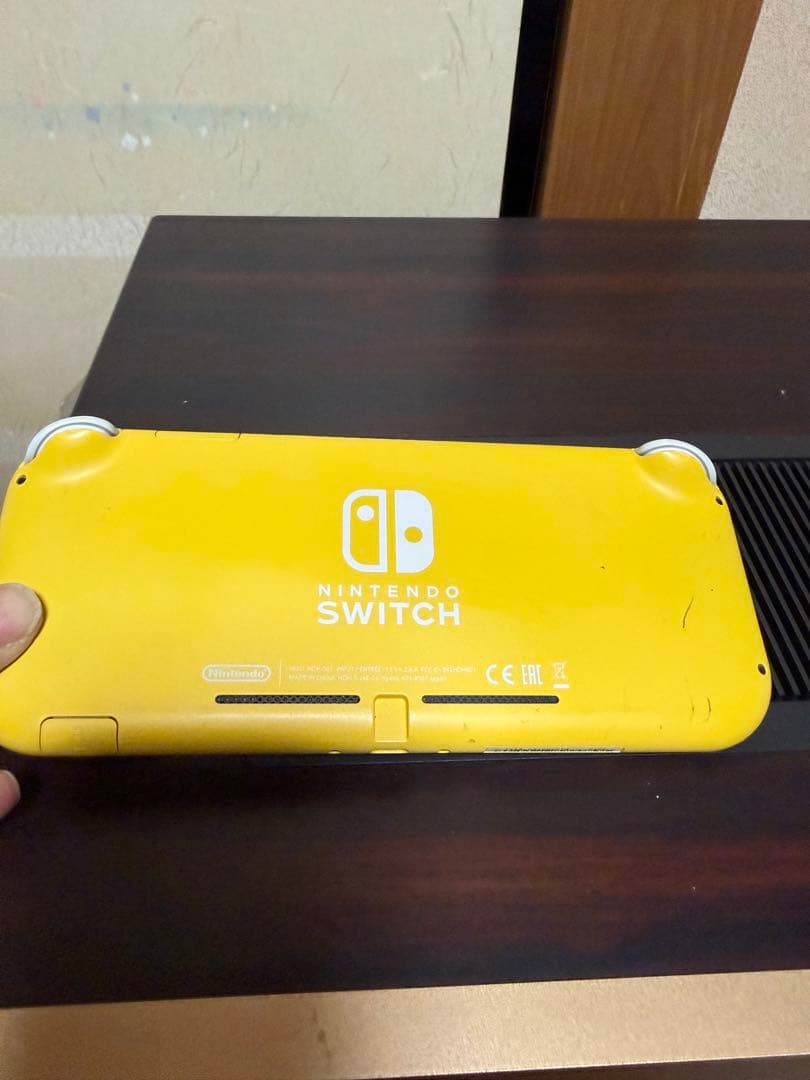 NINTENDO SWITCH LITE イエロー　HDH-001