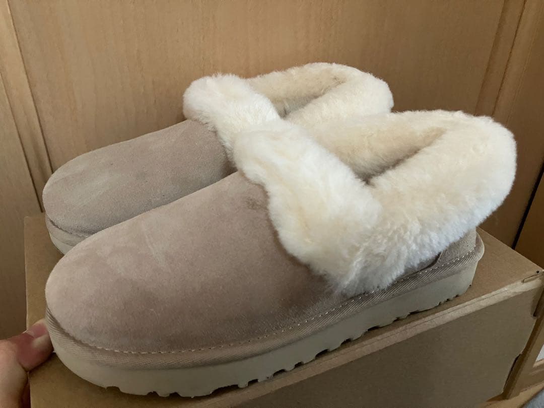 靴 UGG nita