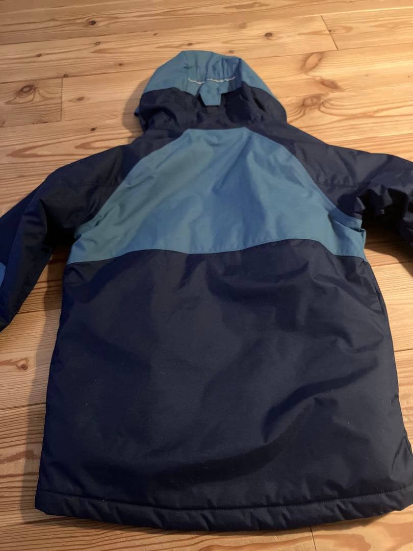 美品Columbia コロンビア オムニヒート　子供M 140〜150センチ