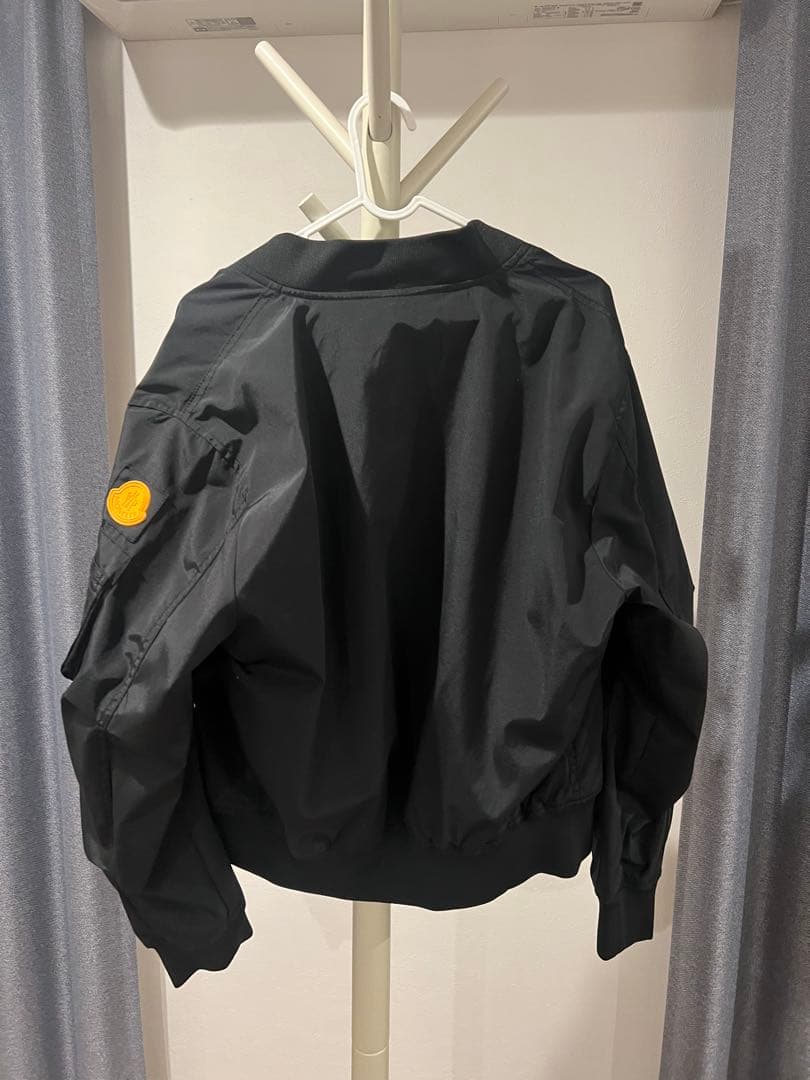 MONCLER ブラック　ジャケット