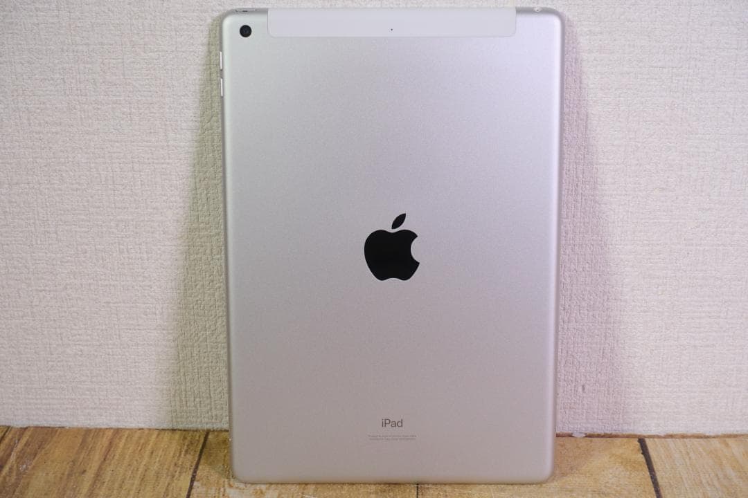 美品 iPad 第8世代 Cellular シルバー 32GB バッテリー良好