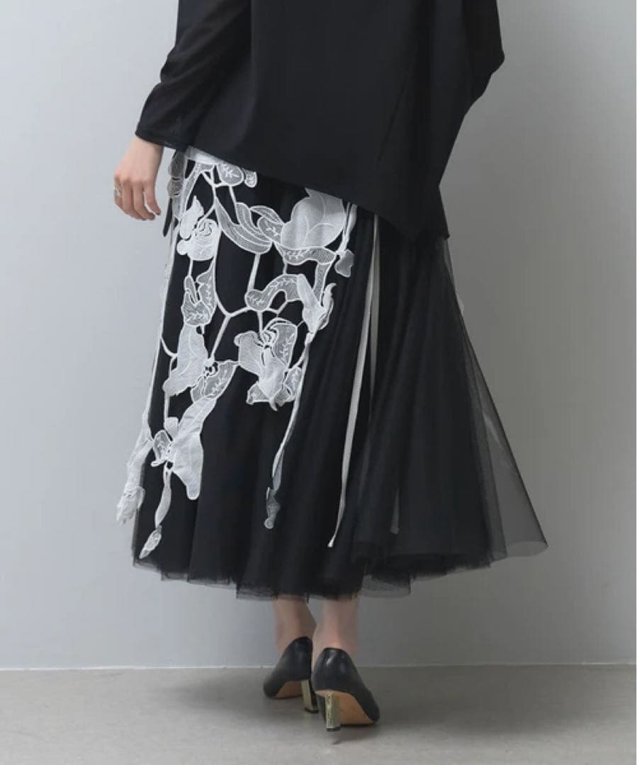 専用！レイヤードスカート　花柄　レース　ホワイト、ブラック二枚セット