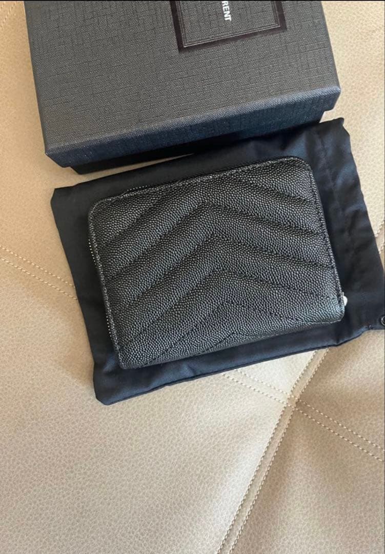 サンローラン二つ折り財布　ブラック新品同様◼️ Saint Laurent