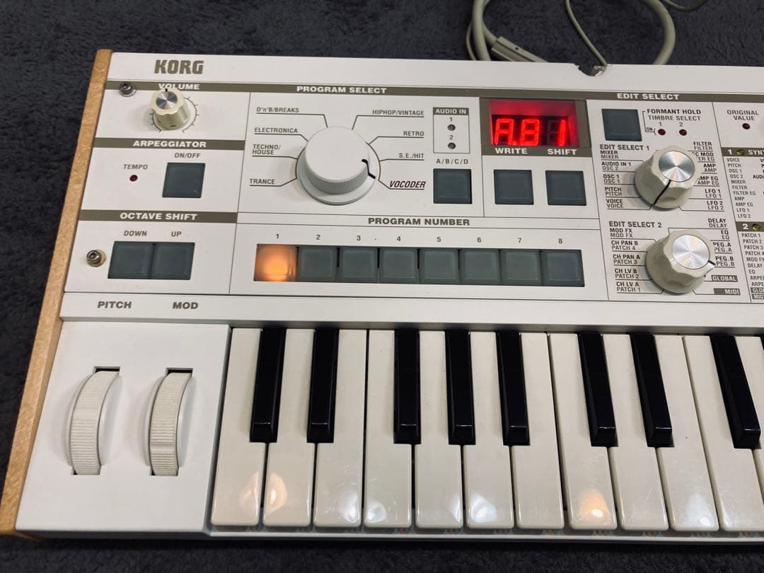KORG シンセサイザー microKORG S スピーカー内蔵