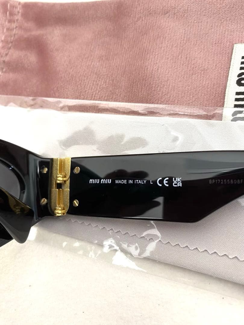 MIU MIU サングラス Lサイズ ケース付き