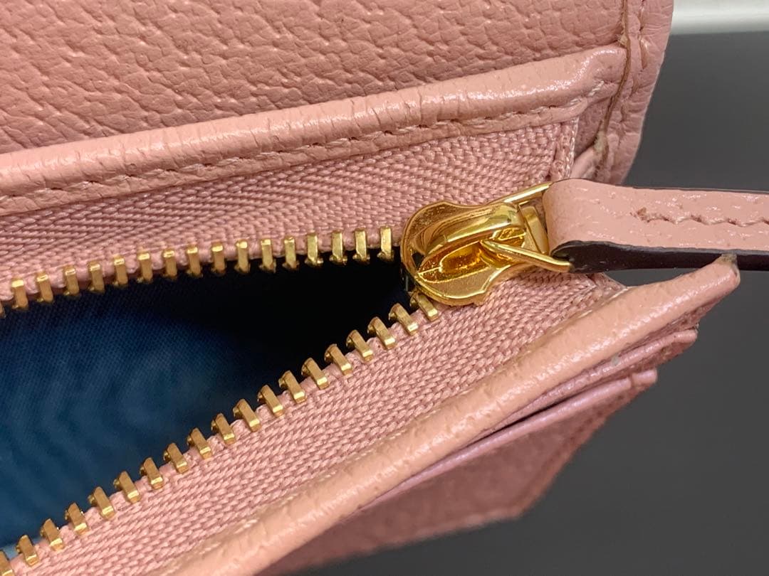 【新品未使用】GUCCI フローラルエンブロイダリー 二つ折り 財布