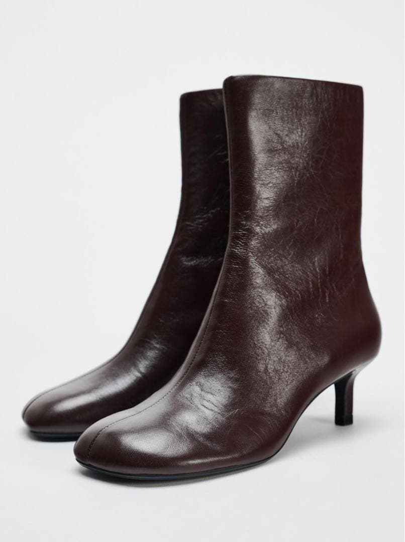 箱なし、新品 ZARA 25.3cm キトンヒールショートブーツ　ブラウン