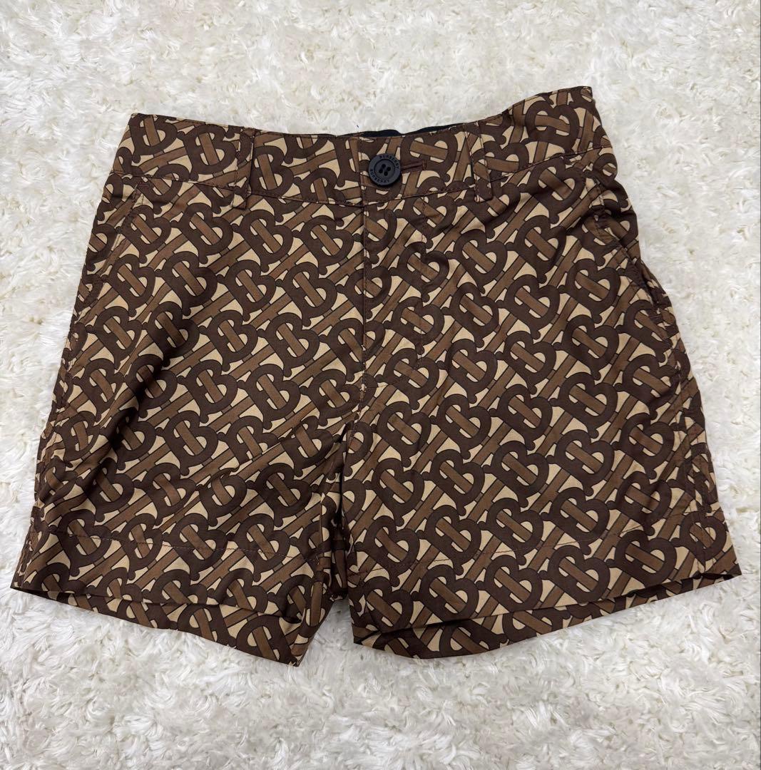 Burberry TB柄Tシャツとショートパンツ セット