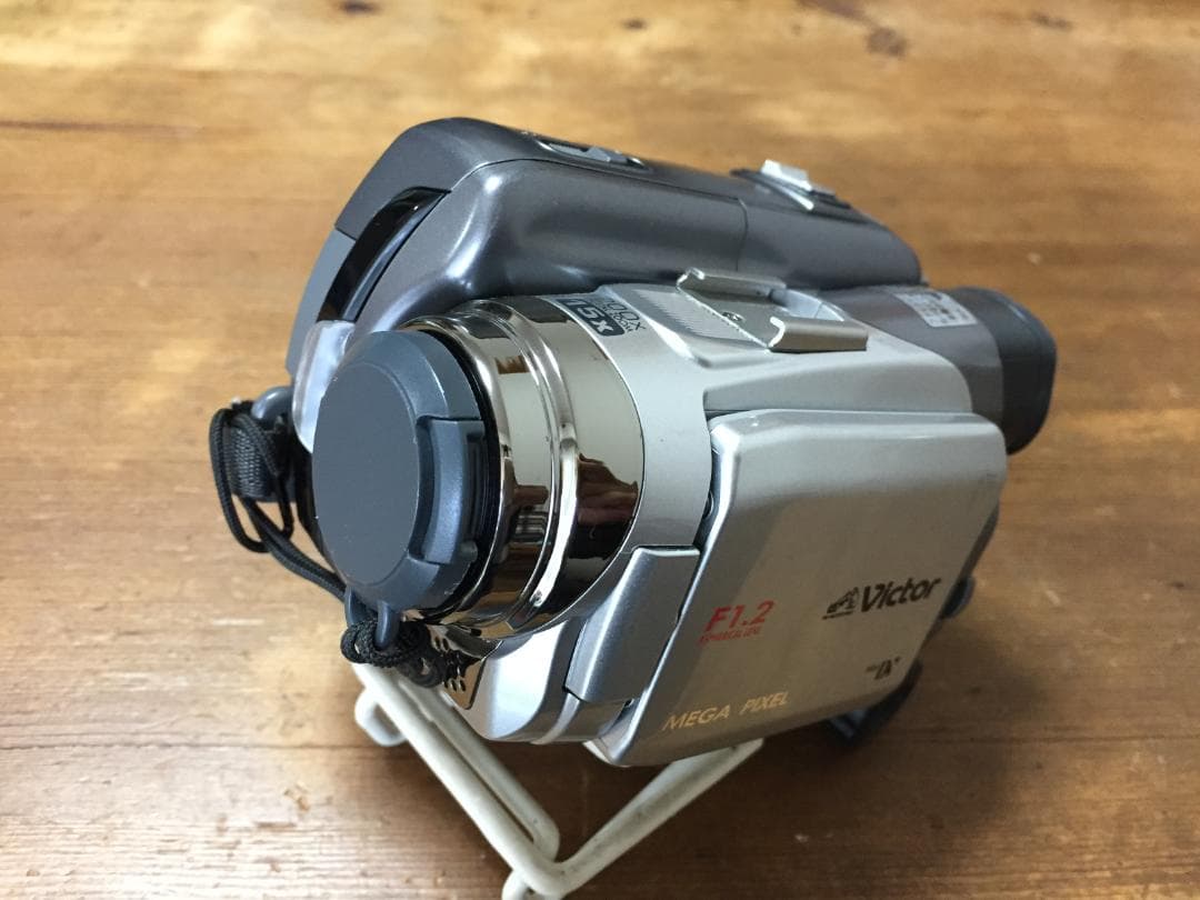 撮影再生ダビングOK　VICTOR　GR-DF590　付属品有　液晶綺麗