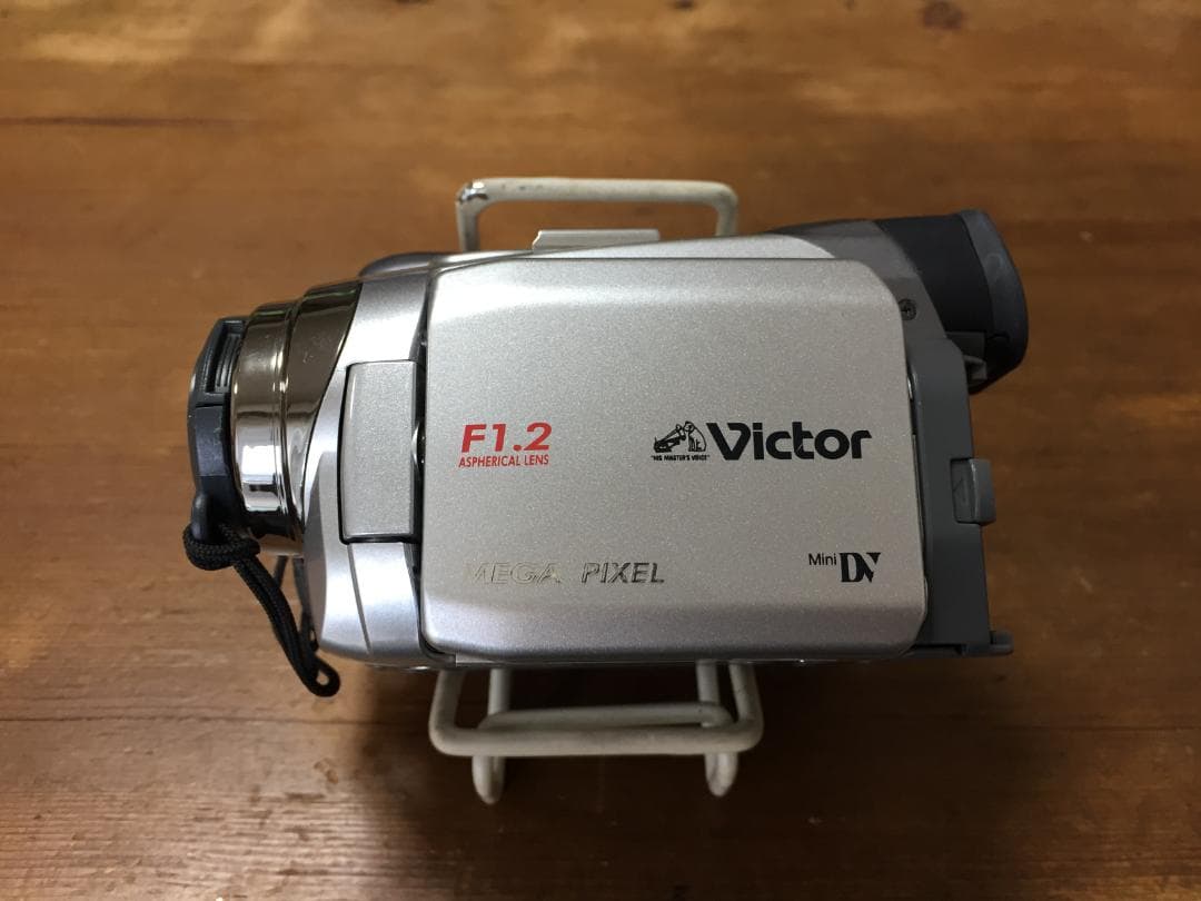 撮影再生ダビングOK　VICTOR　GR-DF590　付属品有　液晶綺麗