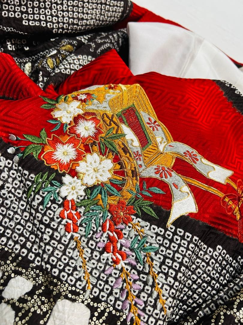 新品　高級な手絞りと素敵な刺繍のお手の込んだ お振袖25点完全フルセット