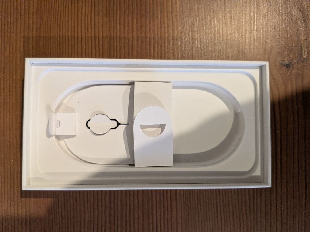 【美品】iPhone 16e Black 128GB